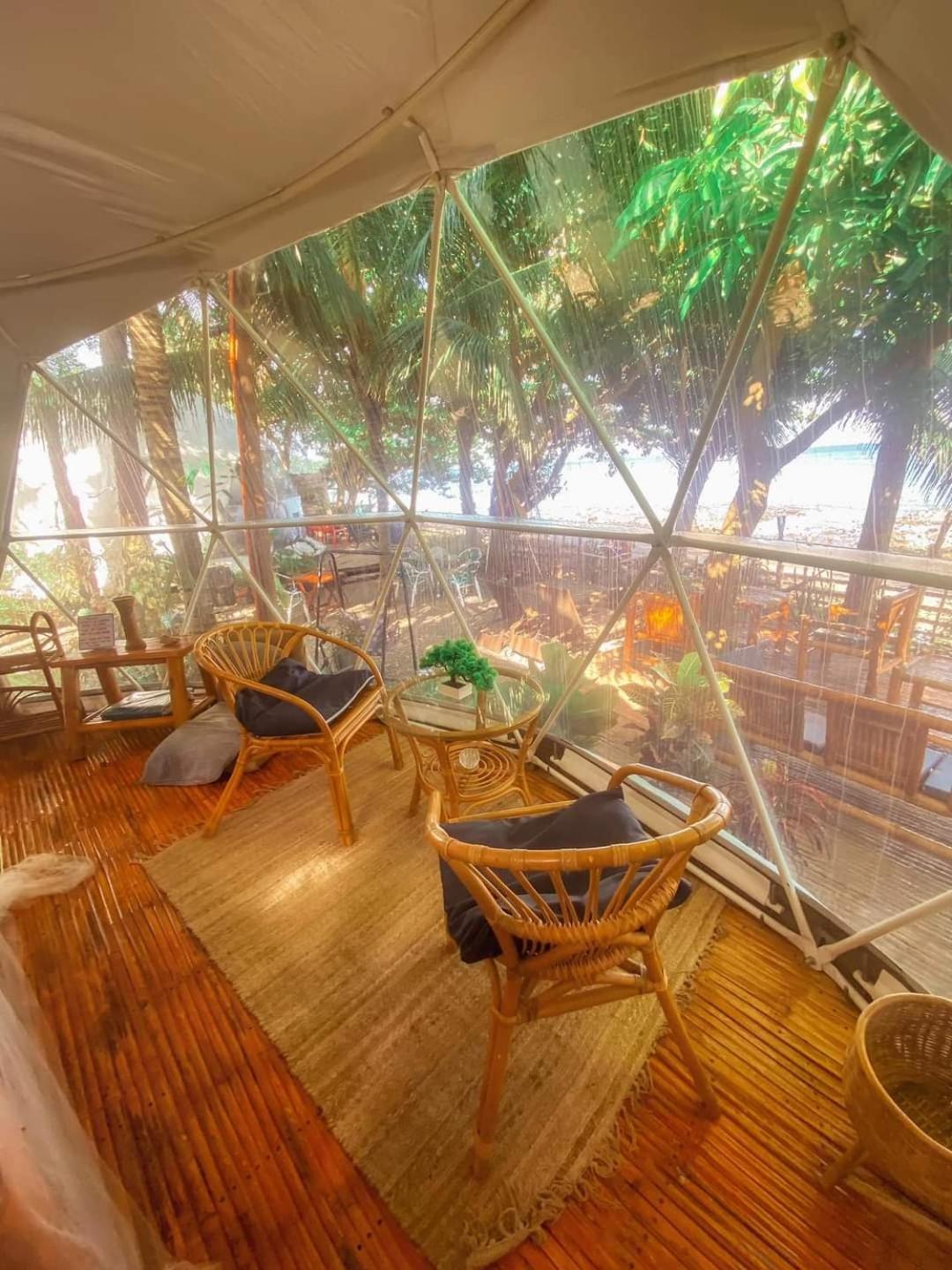 Glamping Dome Dauin Beach Resort Exteriér fotografie